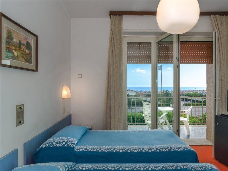 Hotel Brasilia Marina di Pietrasanta Bagian luar foto