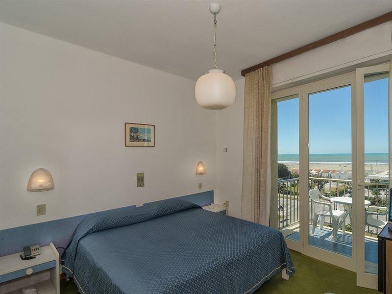 Hotel Brasilia Marina di Pietrasanta Bagian luar foto
