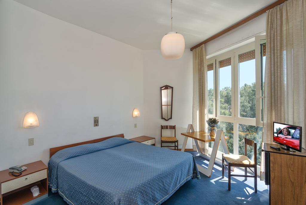 Hotel Brasilia Marina di Pietrasanta Bagian luar foto
