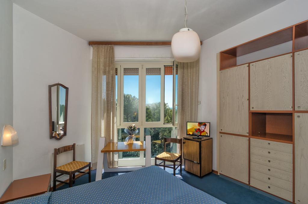 Hotel Brasilia Marina di Pietrasanta Bagian luar foto