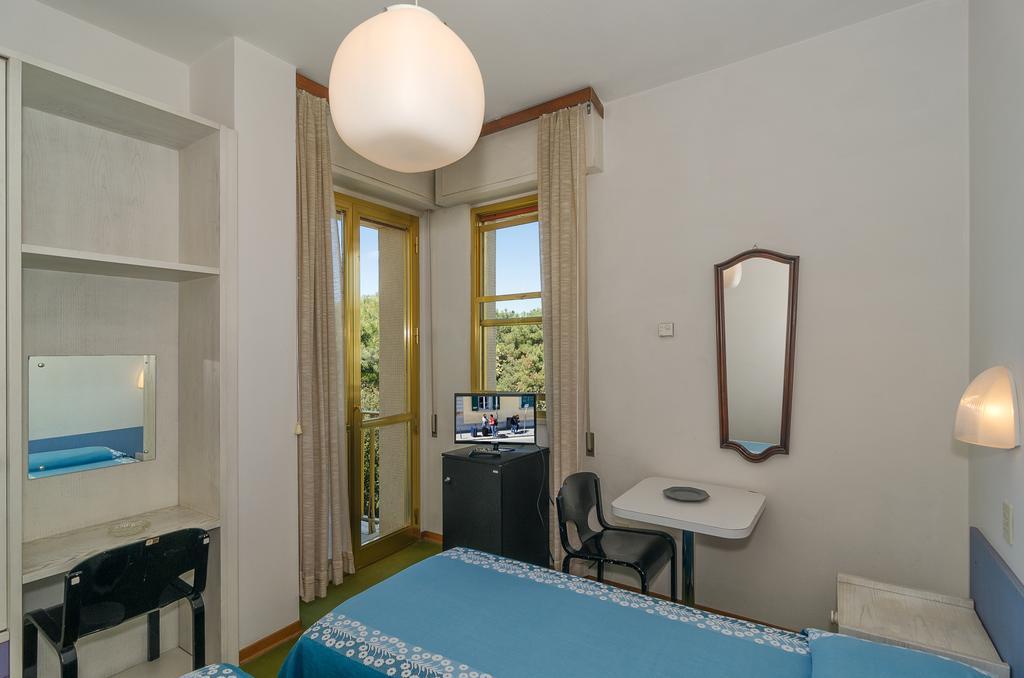 Hotel Brasilia Marina di Pietrasanta Bagian luar foto