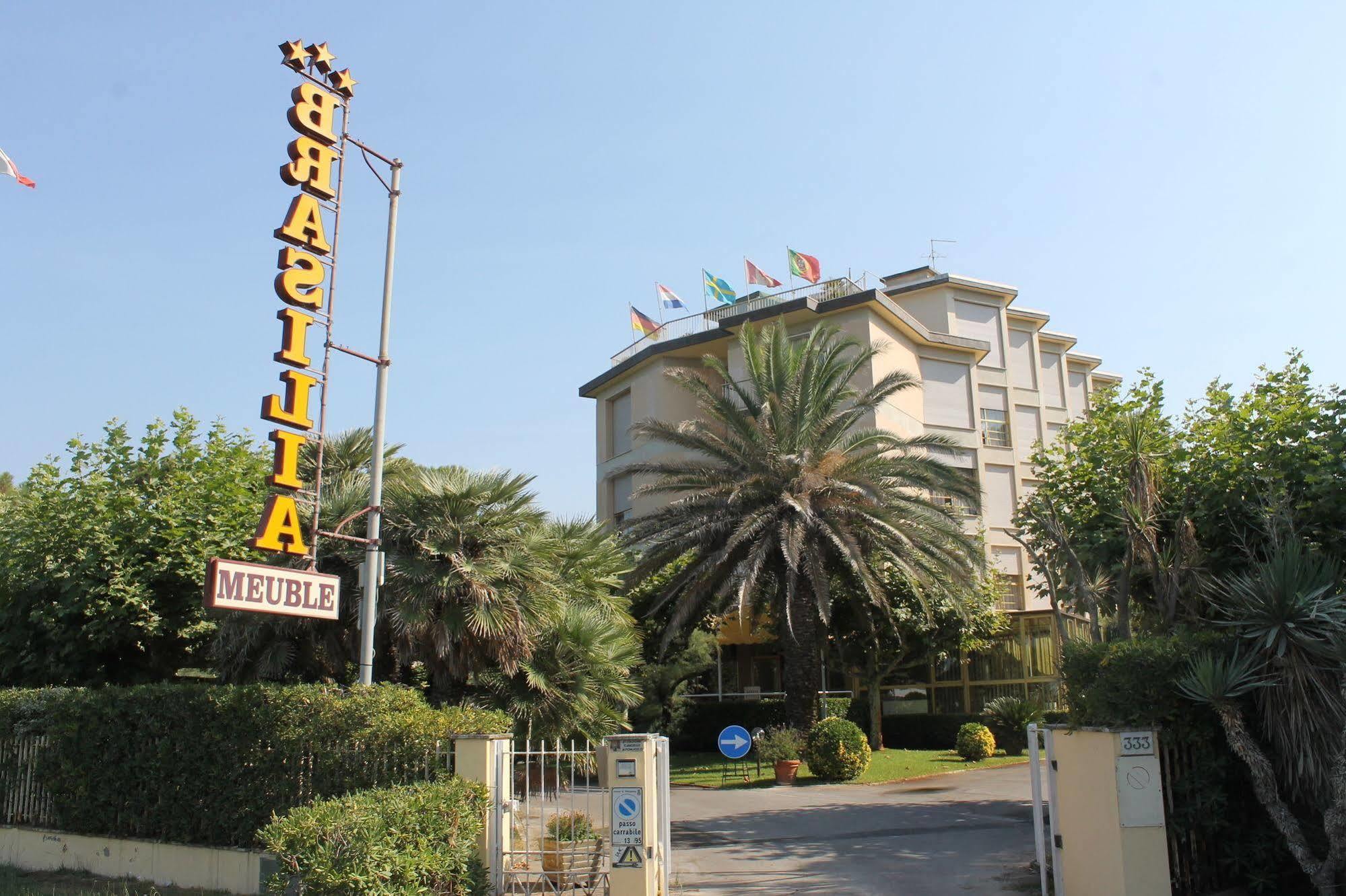 Hotel Brasilia Marina di Pietrasanta Bagian luar foto