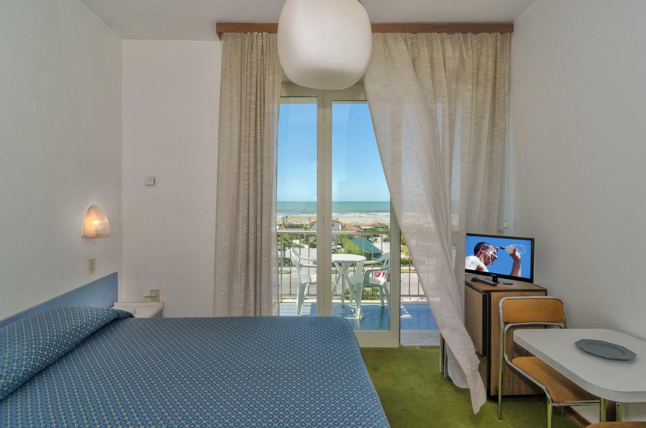 Hotel Brasilia Marina di Pietrasanta Bagian luar foto