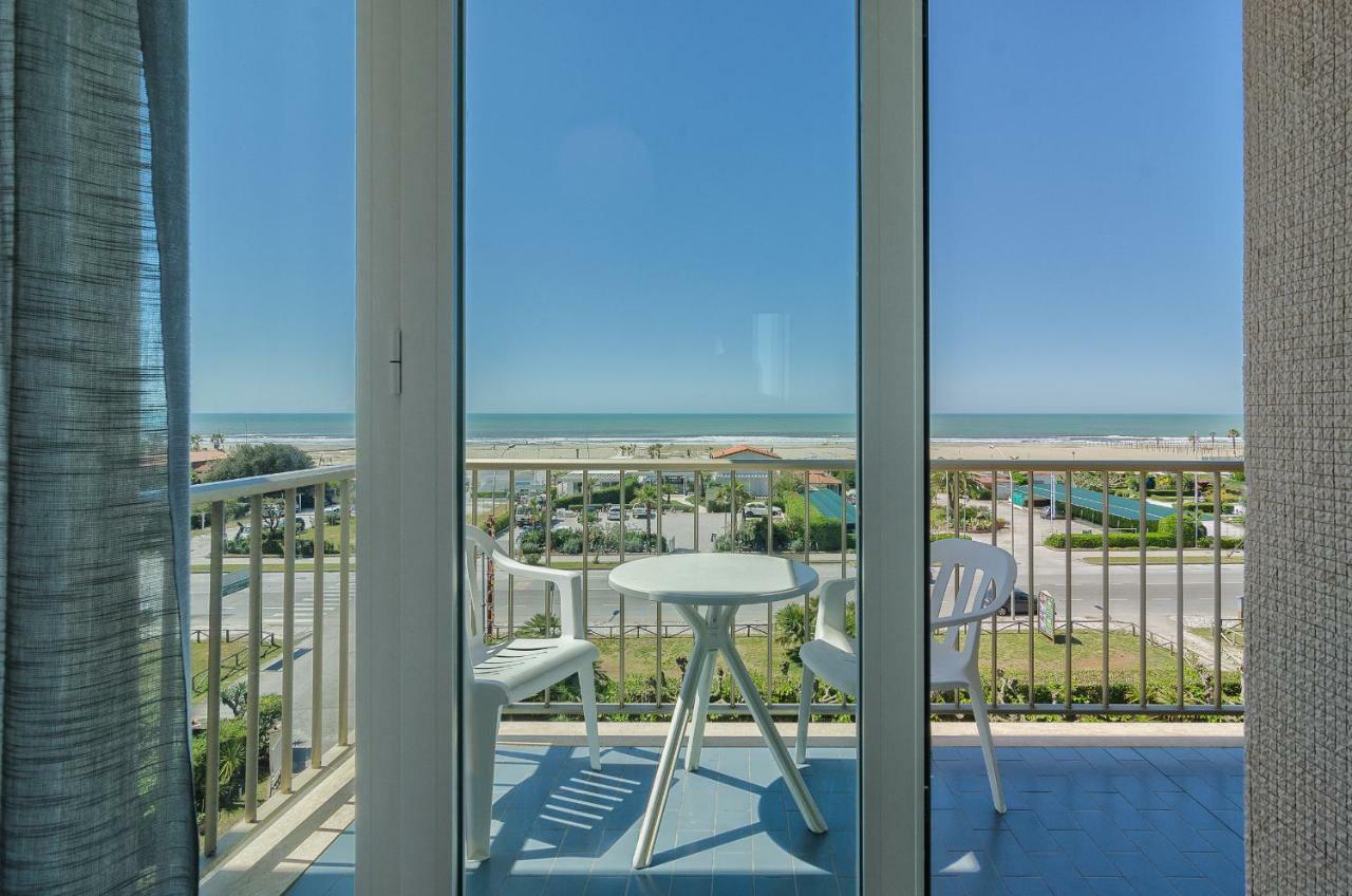 Hotel Brasilia Marina di Pietrasanta Bagian luar foto